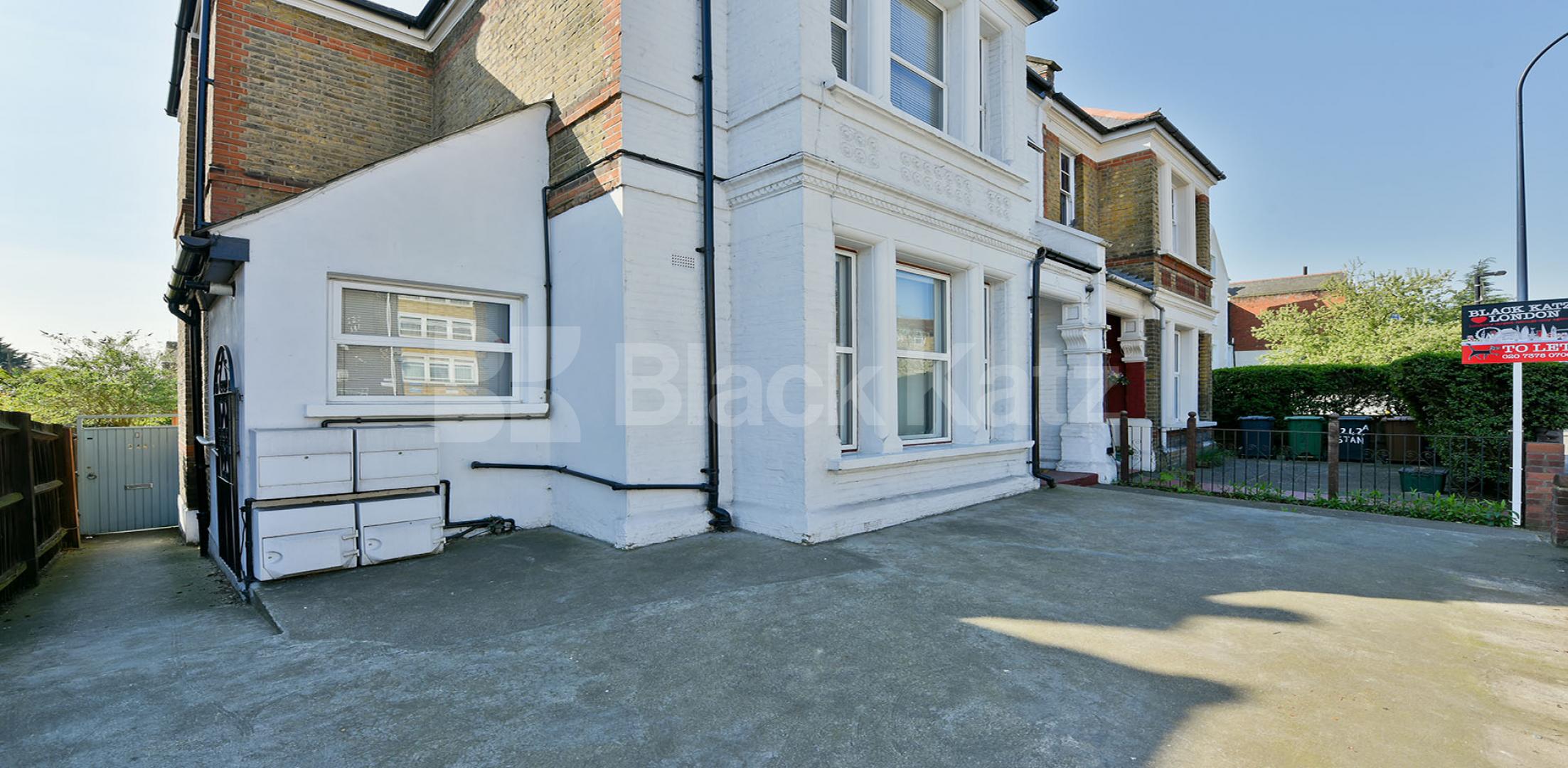 			UNDER OFFER, 2 Bedroom, 1 bath, 1 reception Ground Floor Flat			 Stanstead Road, Forrest Hill